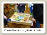 Kísérőtanárok játék közben